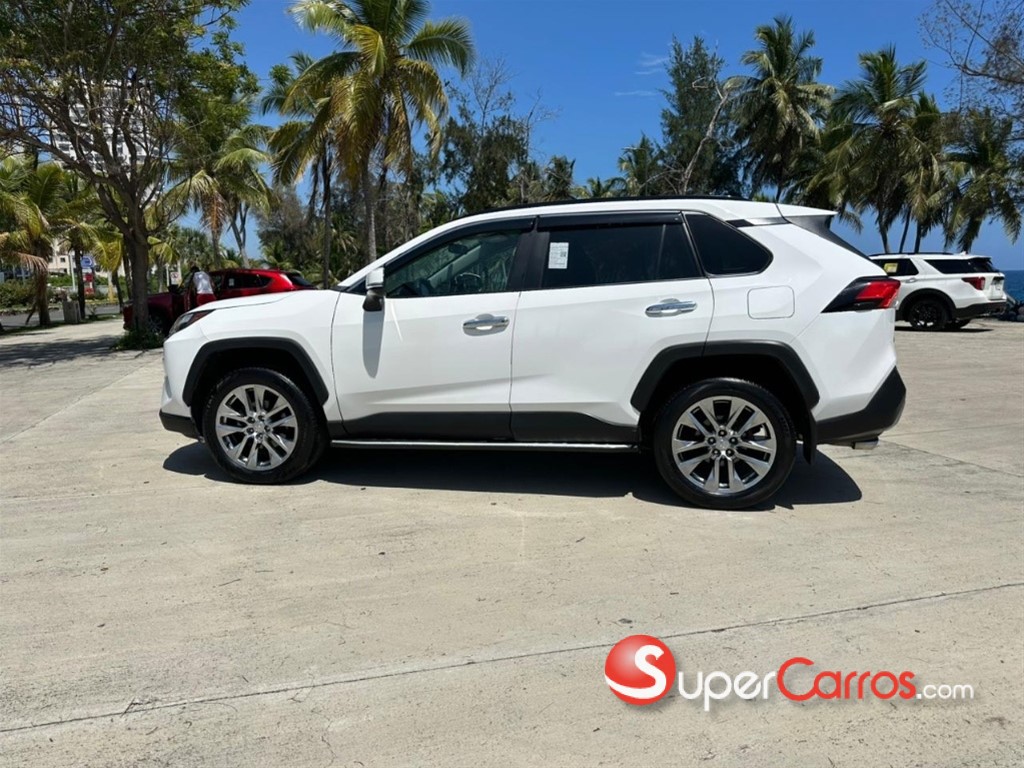 2022 Toyota RAV4 XLE — foto 8 / 12