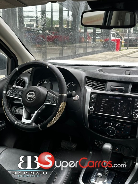 2024 Nissan Frontier LE — foto 8 / 12