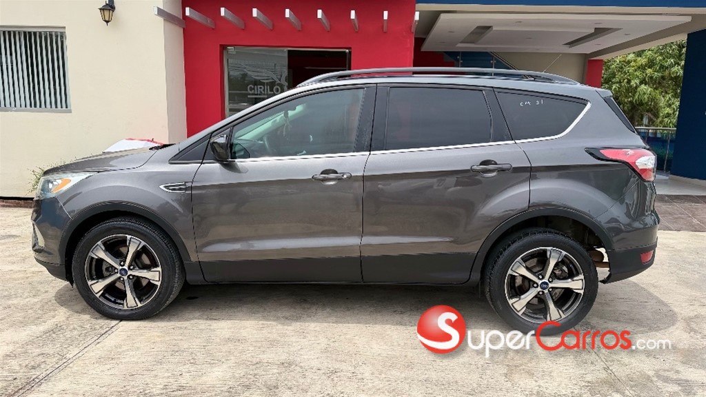 2017 Ford Escape Ecoboost — foto 2 / 11