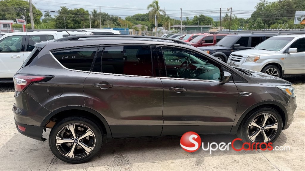 2017 Ford Escape Ecoboost — foto 3 / 11