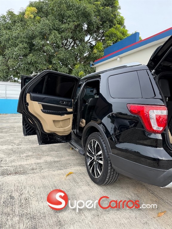 2016 Ford Explorer — foto 7 / 10