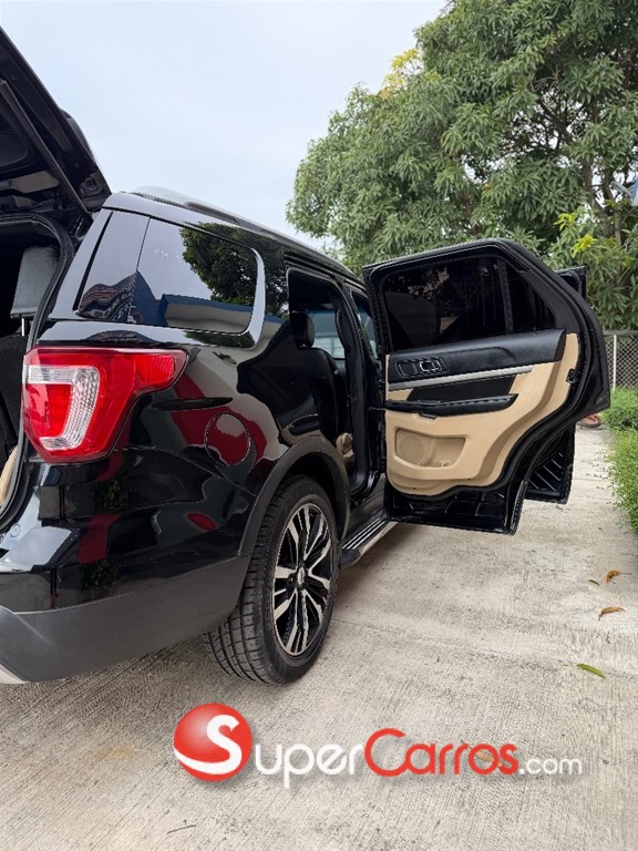 2016 Ford Explorer — foto 8 / 10