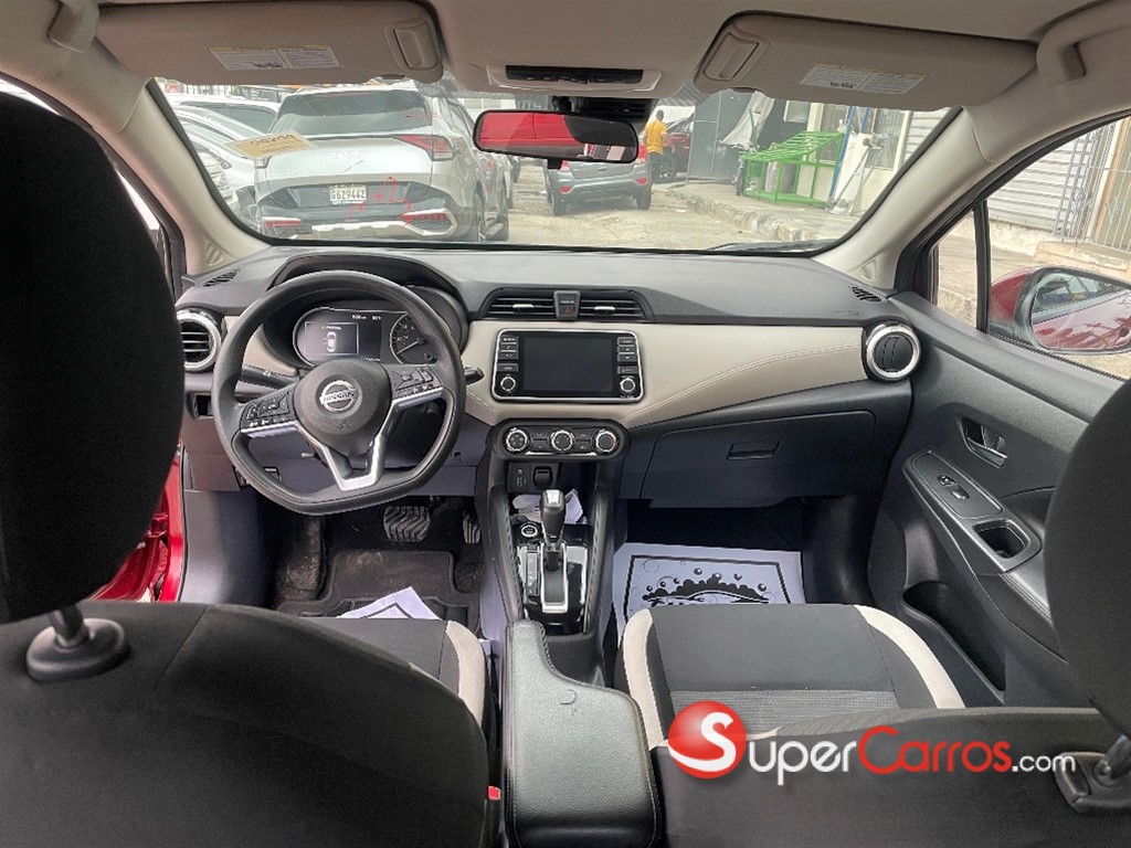 2020 Nissan Versa SV — foto 3 / 12