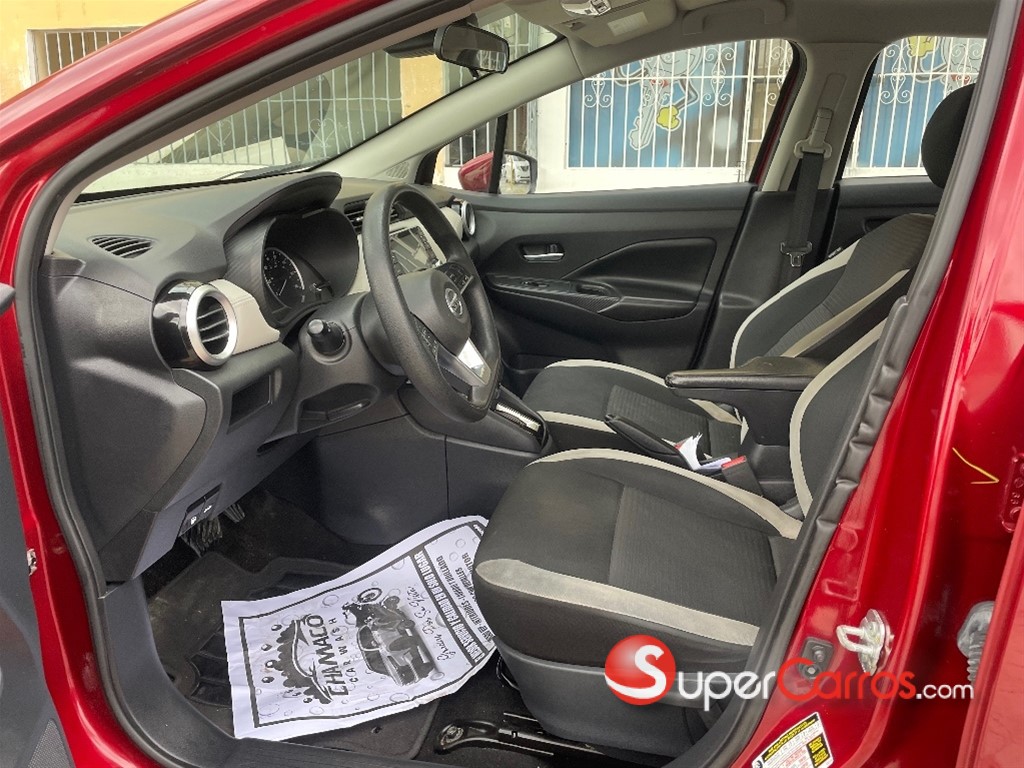 2020 Nissan Versa SV — foto 5 / 12
