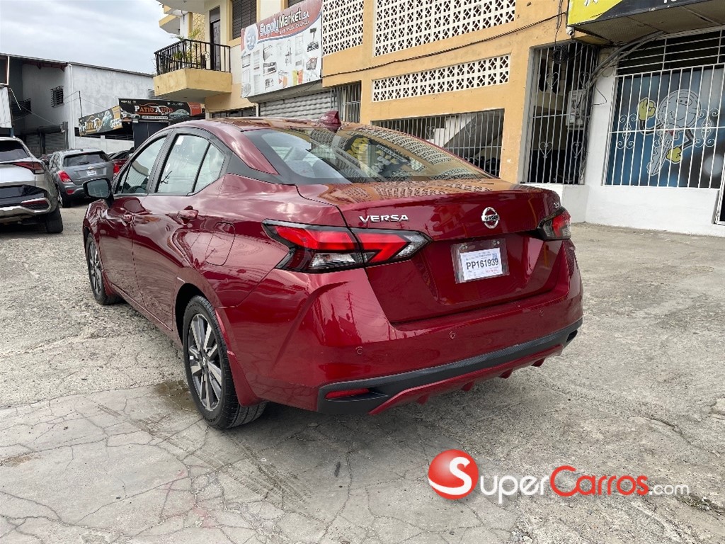 2020 Nissan Versa SV — foto 10 / 12