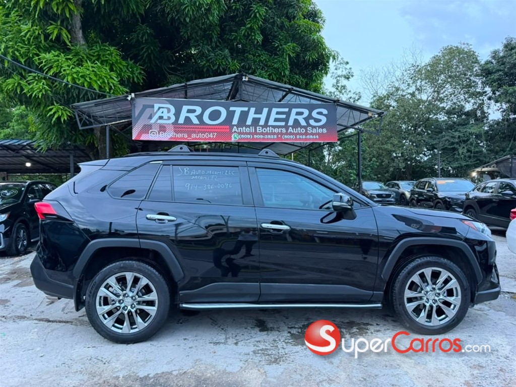 2022 Toyota RAV4 XLE Premium — foto 4 / 12
