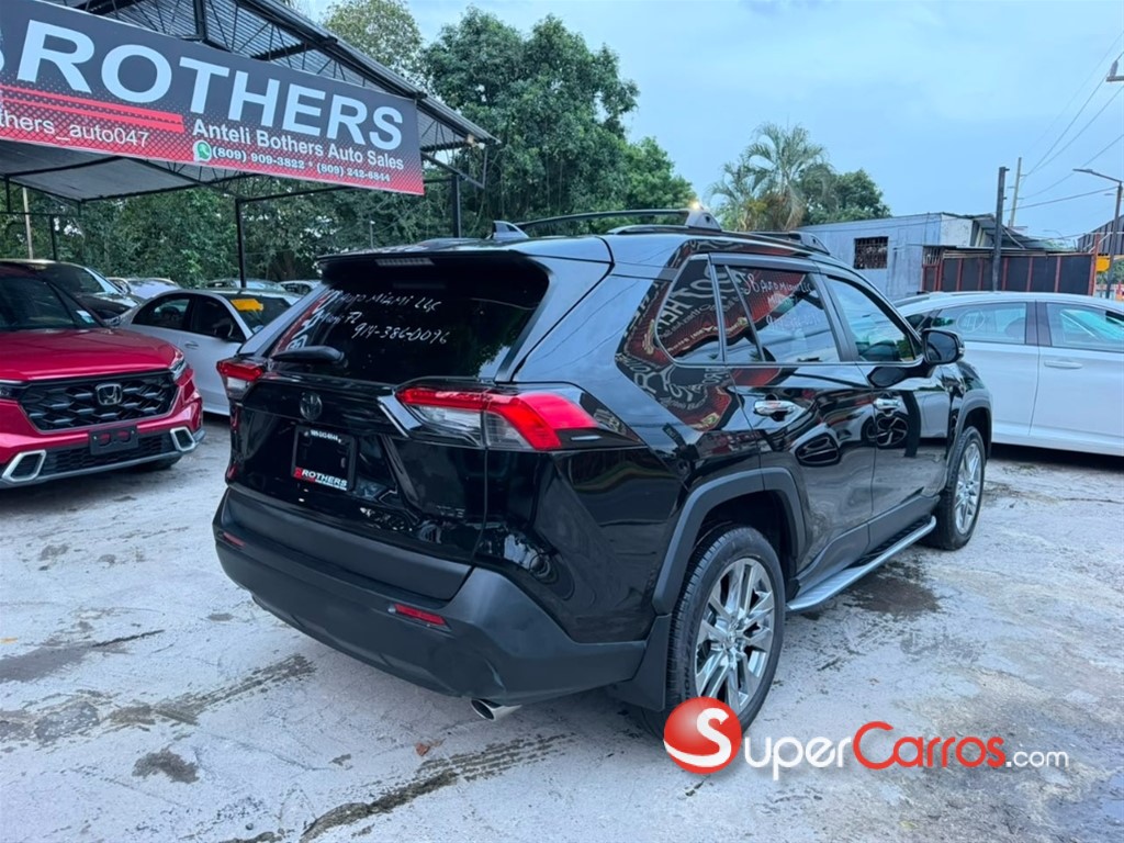 2022 Toyota RAV4 XLE Premium — foto 5 / 12