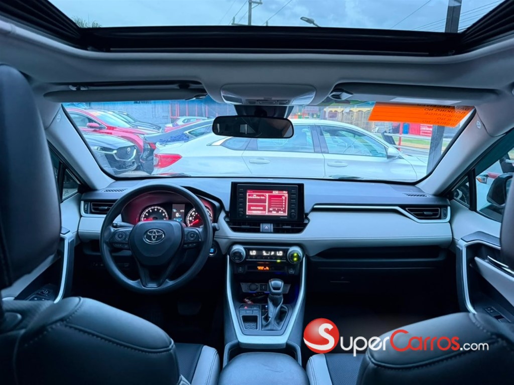 2022 Toyota RAV4 XLE Premium — foto 10 / 12