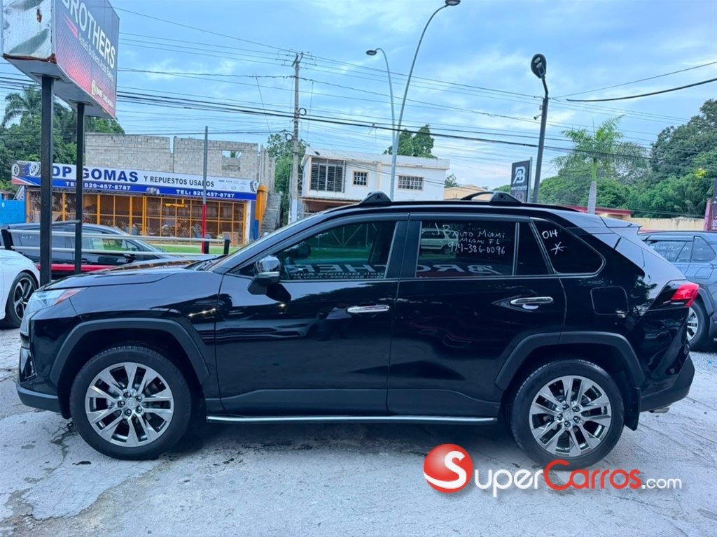 2022 Toyota RAV4 XLE Premium — foto 11 / 12