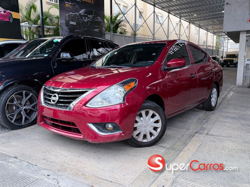 2016 Nissan Versa SL — foto 2 / 6