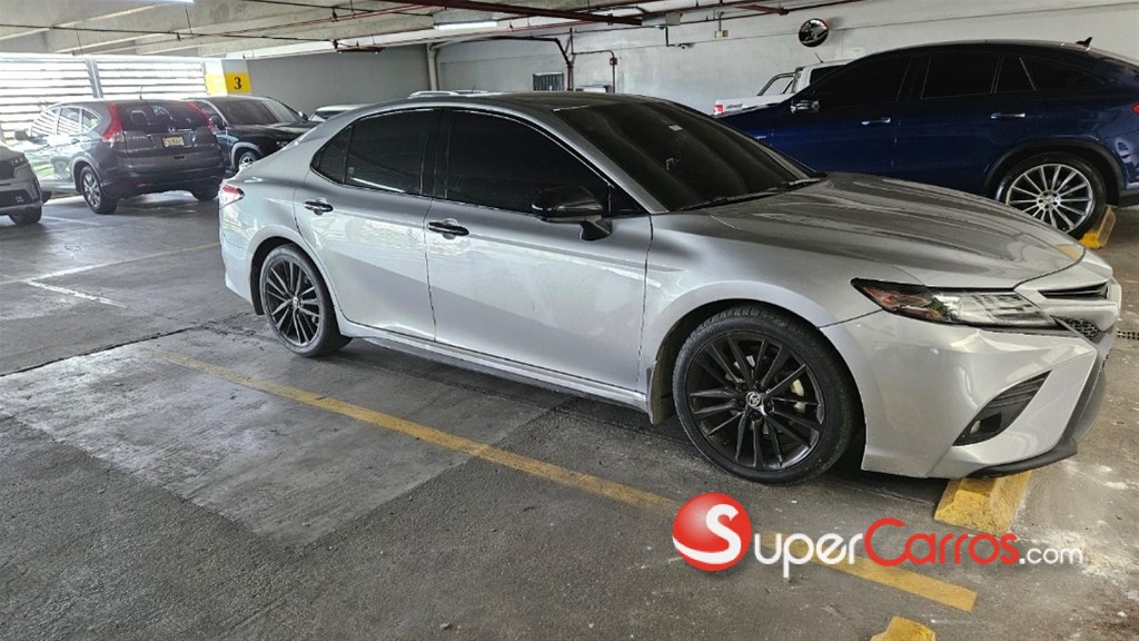 2020 Toyota Camry SE — foto 5 / 12