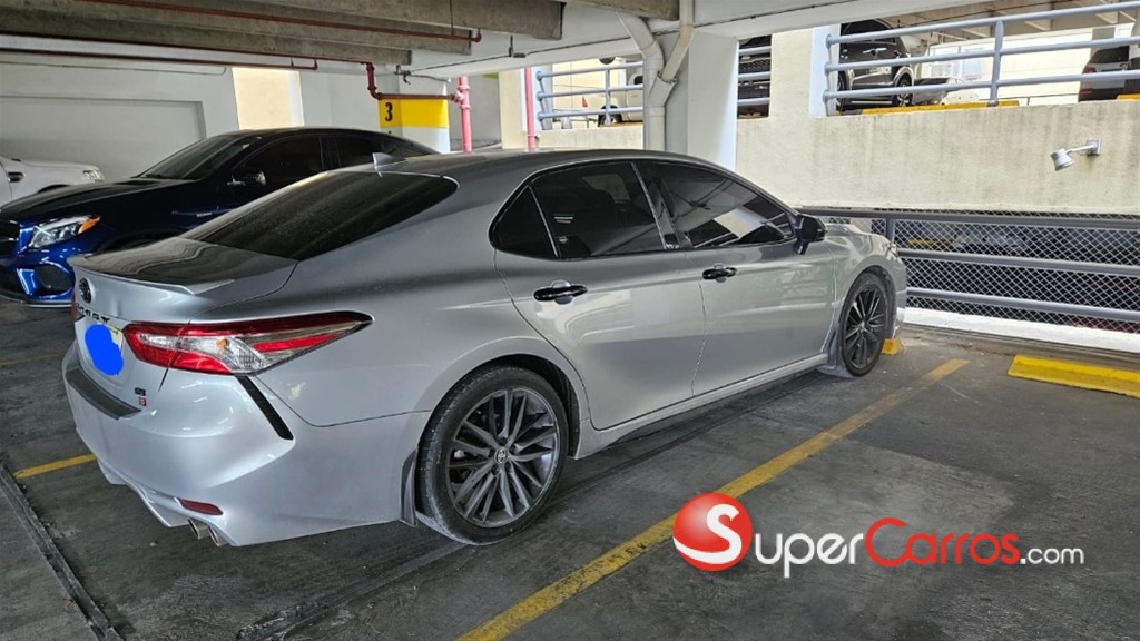 2020 Toyota Camry SE — foto 6 / 12