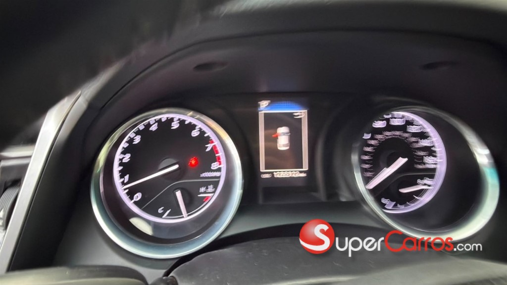 2020 Toyota Camry SE — foto 7 / 12