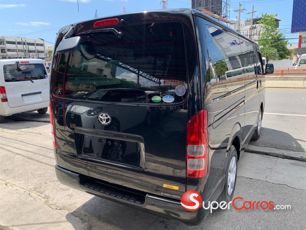 2019 Toyota Hiace — foto 2 / 8