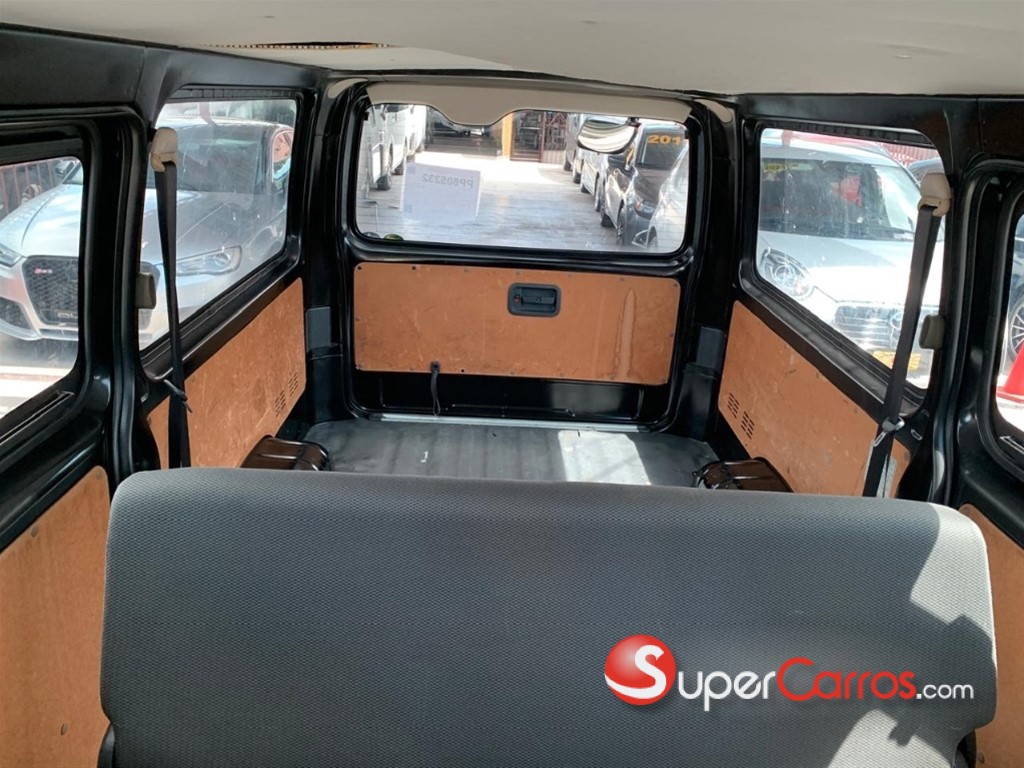 2019 Toyota Hiace — foto 8 / 8
