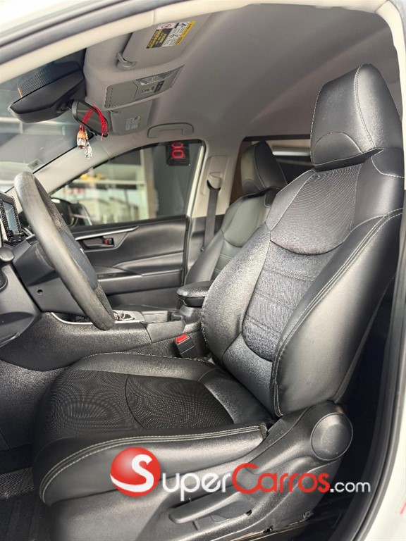 2020 Toyota RAV4 LE — foto 4 / 9