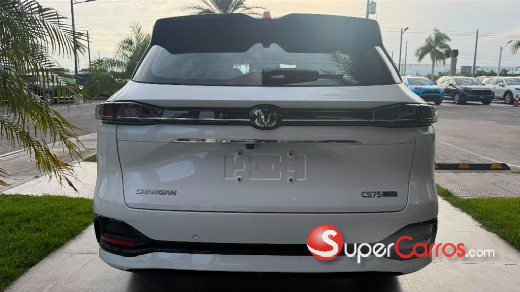 2027 Changan CS 75 — foto 2 / 8