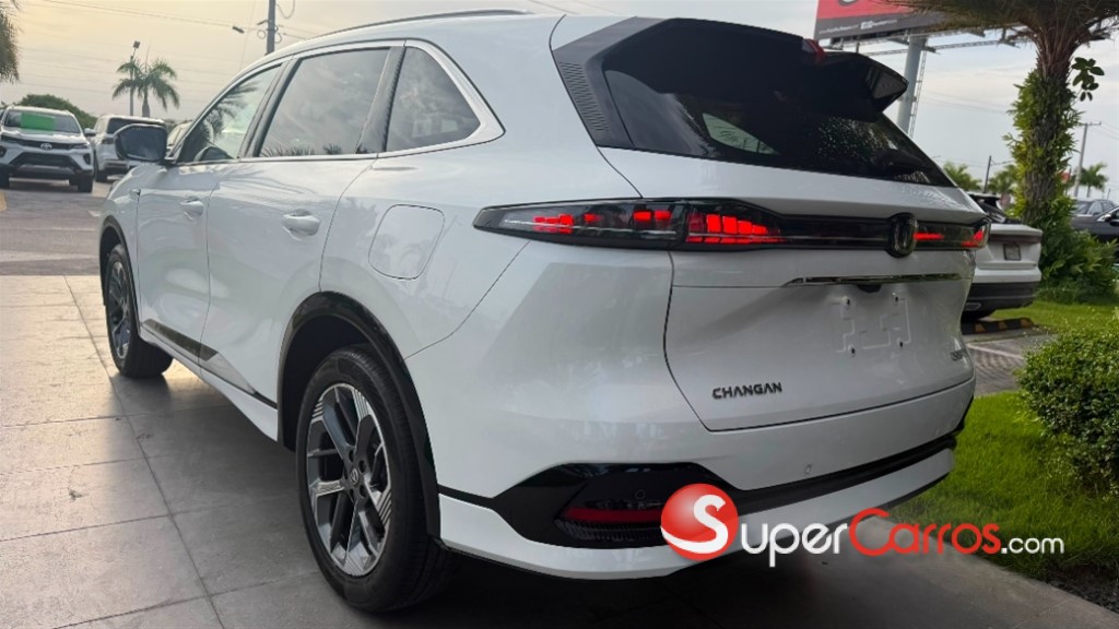 2027 Changan CS 75 — foto 5 / 8