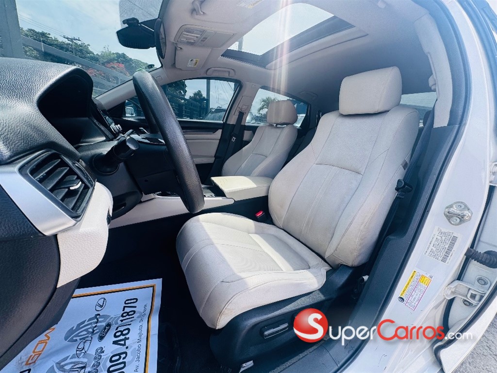2018 Honda Accord EX — foto 5 / 12