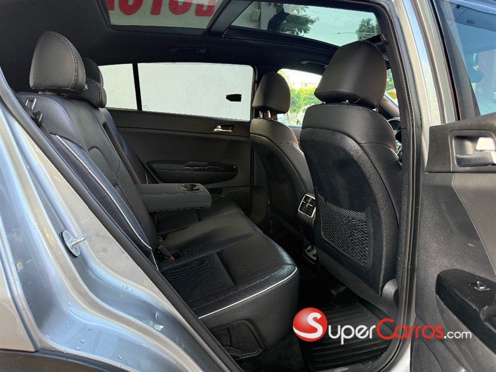 2020 Kia Sportage SX — foto 8 / 12