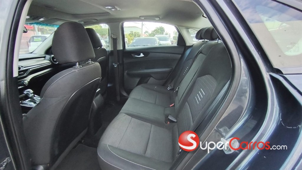2019 Kia Forte S — foto 5 / 10
