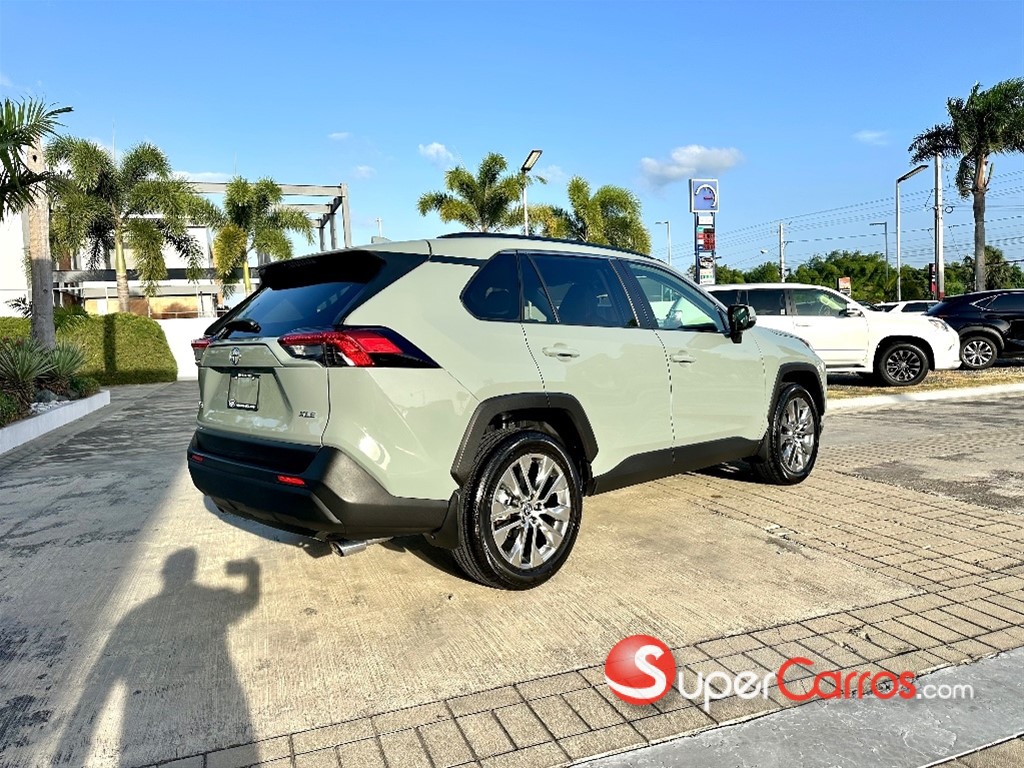2020 Toyota RAV4 XLE Premium — foto 2 / 12