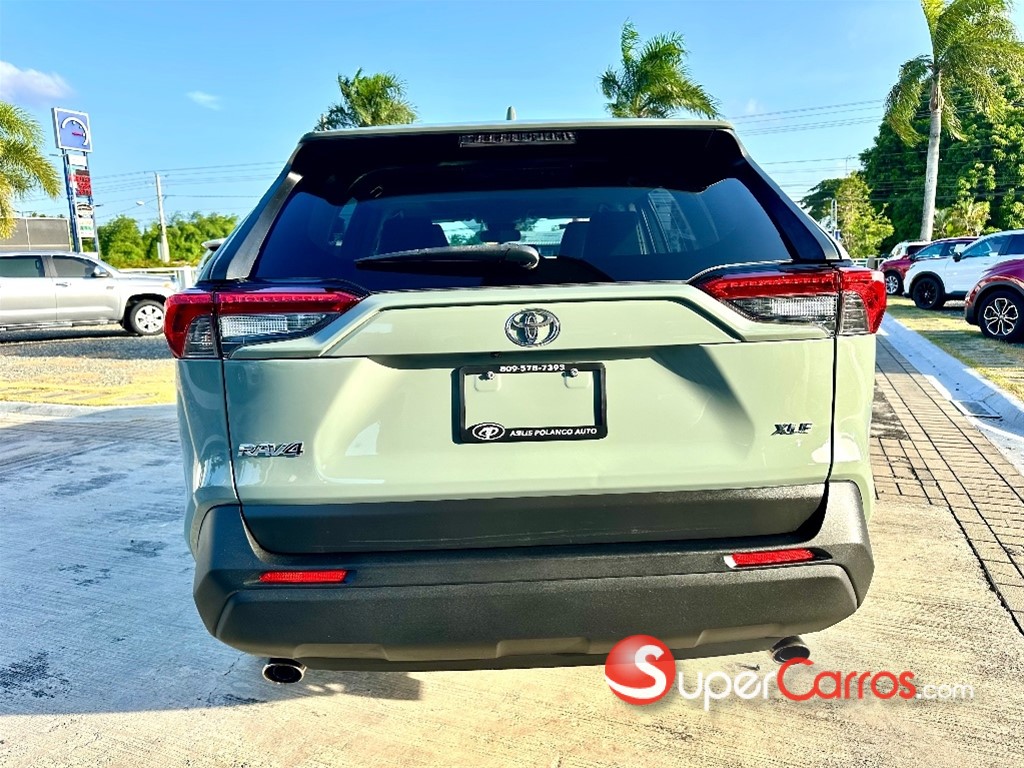 2020 Toyota RAV4 XLE Premium — foto 5 / 12