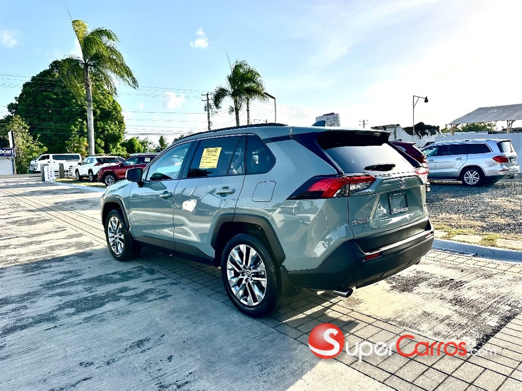 2020 Toyota RAV4 XLE Premium — foto 6 / 12