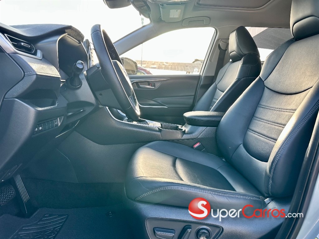 2020 Toyota RAV4 XLE Premium — foto 7 / 12