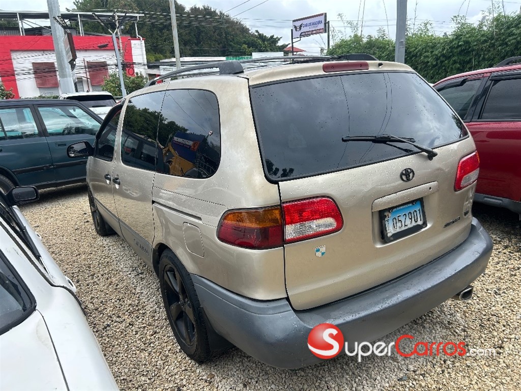 2000 Toyota Sienna — foto 6 / 11
