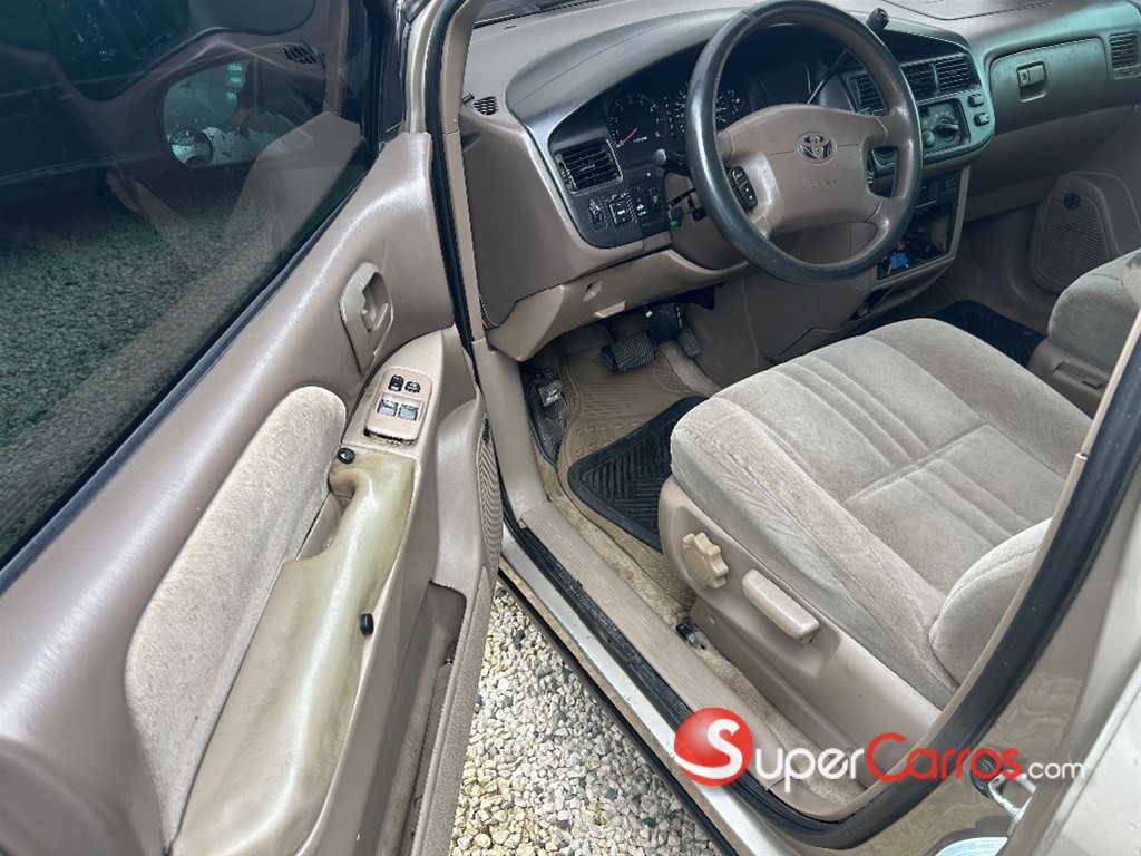 2000 Toyota Sienna — foto 7 / 11