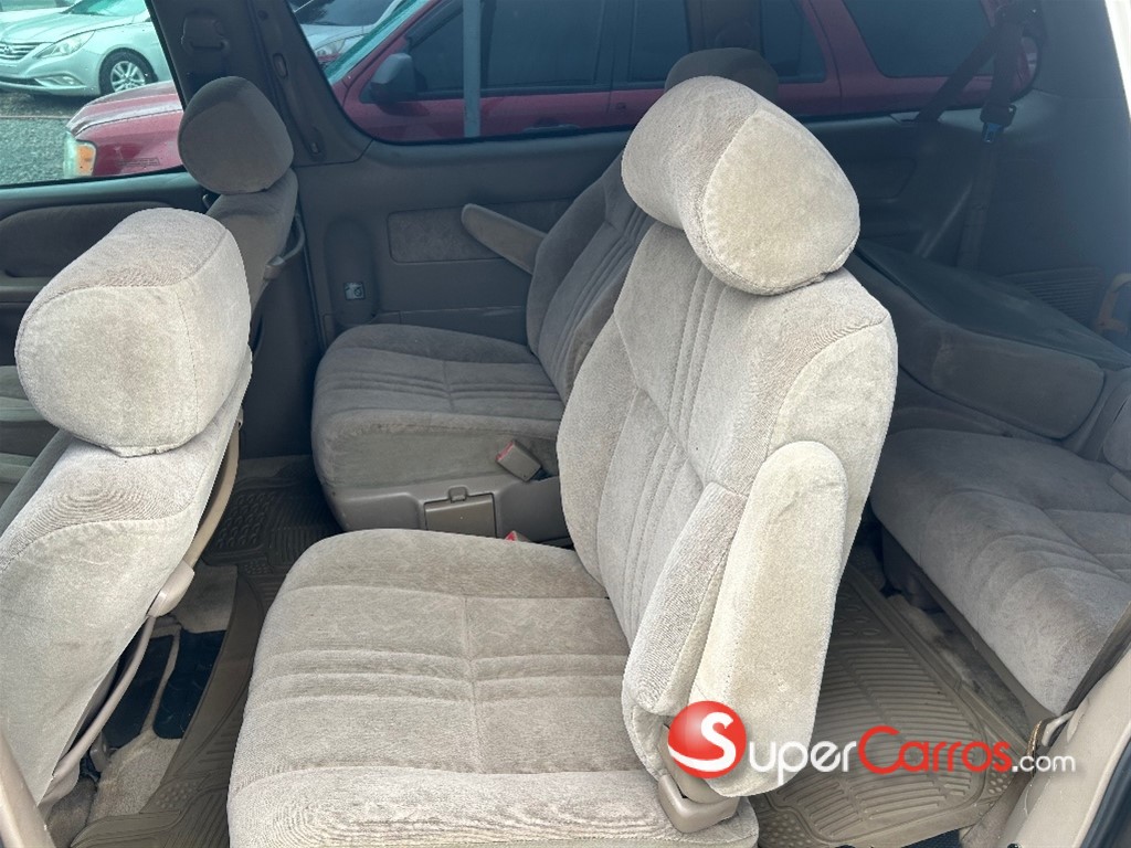 2000 Toyota Sienna — foto 8 / 11