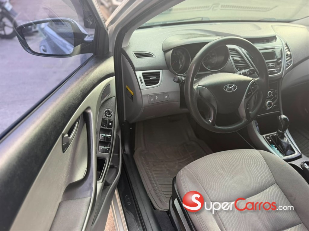 2016 Hyundai Elantra SE — foto 8 / 10