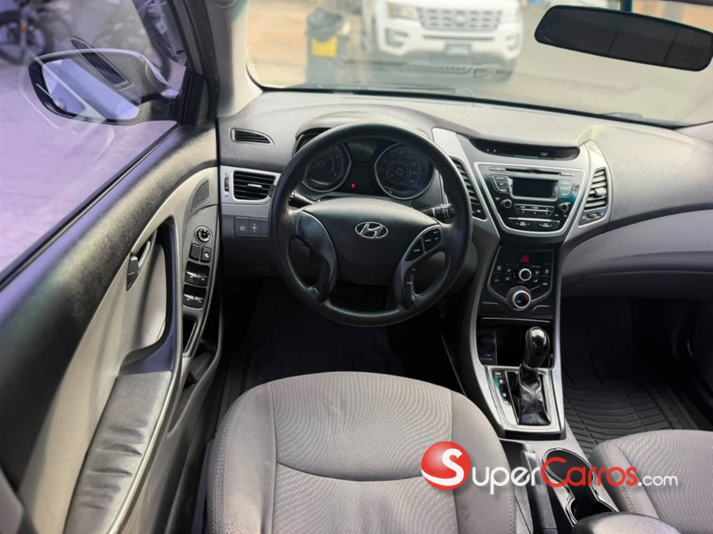 2016 Hyundai Elantra SE — foto 9 / 10