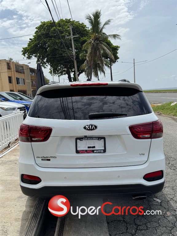 2020 Kia Sorento S — foto 6 / 12
