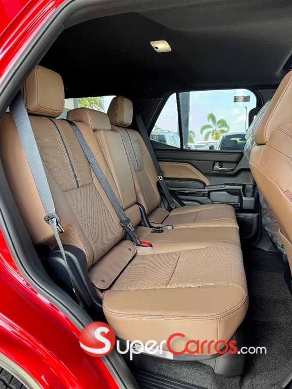 2026 Toyota 4 Runner Limited — foto 8 / 11