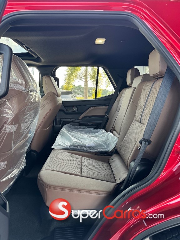 2026 Toyota 4 Runner Limited — foto 9 / 11