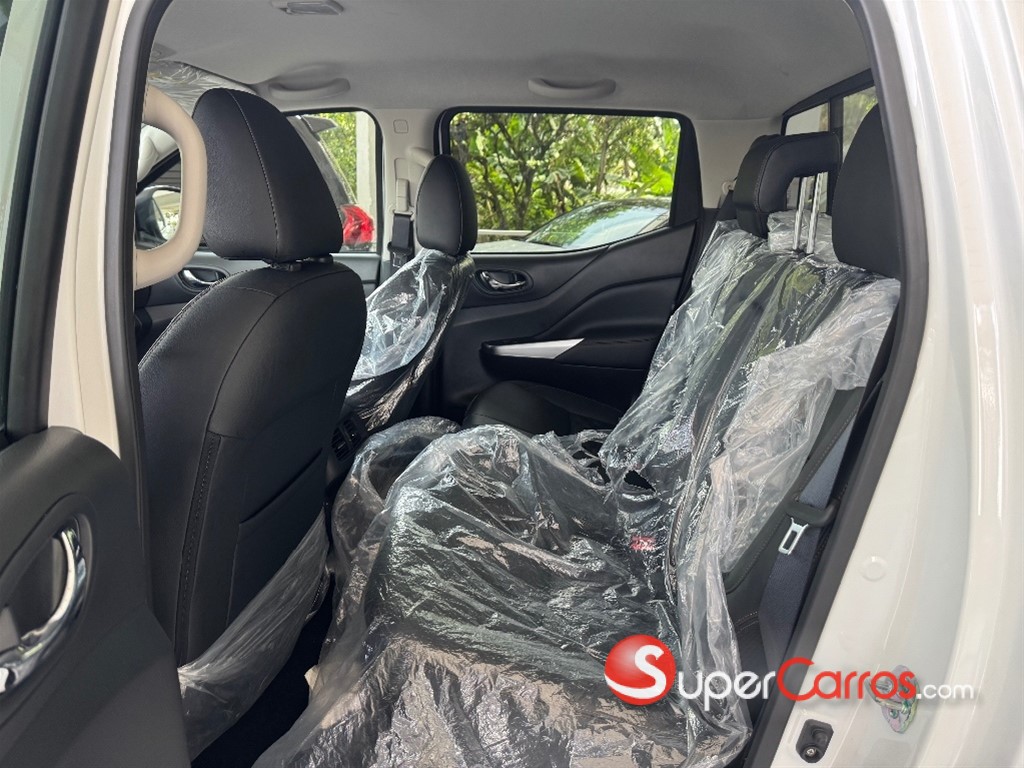 2024 Nissan Navara — foto 8 / 10
