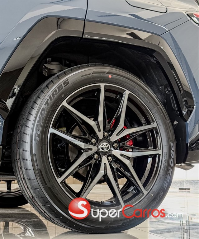 2027 Toyota RAV4 GR Sport — foto 9 / 10
