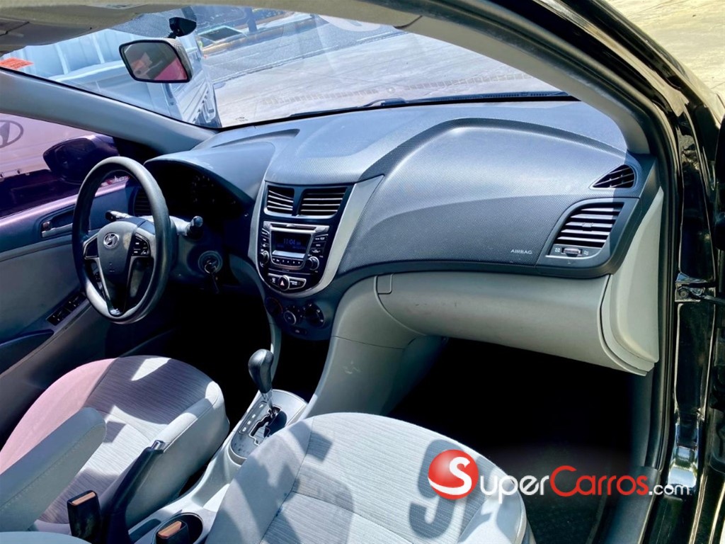 2016 Hyundai Accent SE — foto 5 / 9