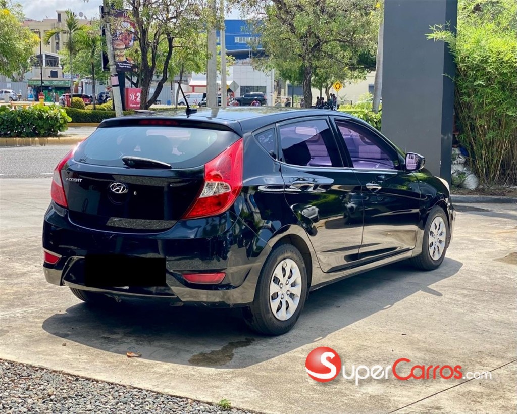 2016 Hyundai Accent SE — foto 6 / 9