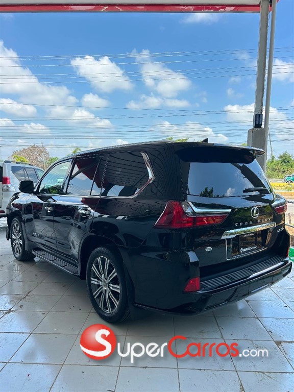 2017 Lexus LX 570 — foto 4 / 10