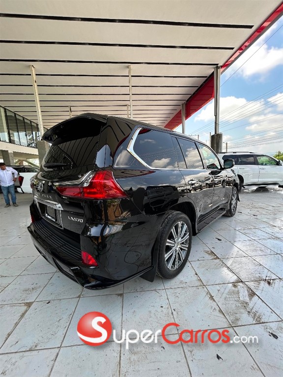 2017 Lexus LX 570 — foto 6 / 10