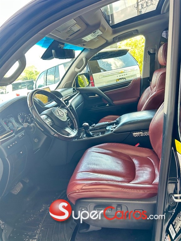 2017 Lexus LX 570 — foto 7 / 10