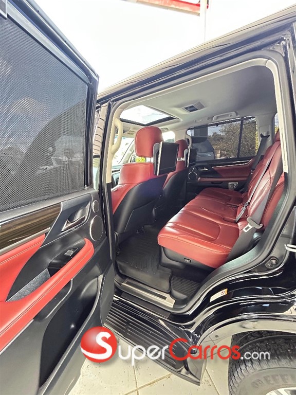 2017 Lexus LX 570 — foto 9 / 10