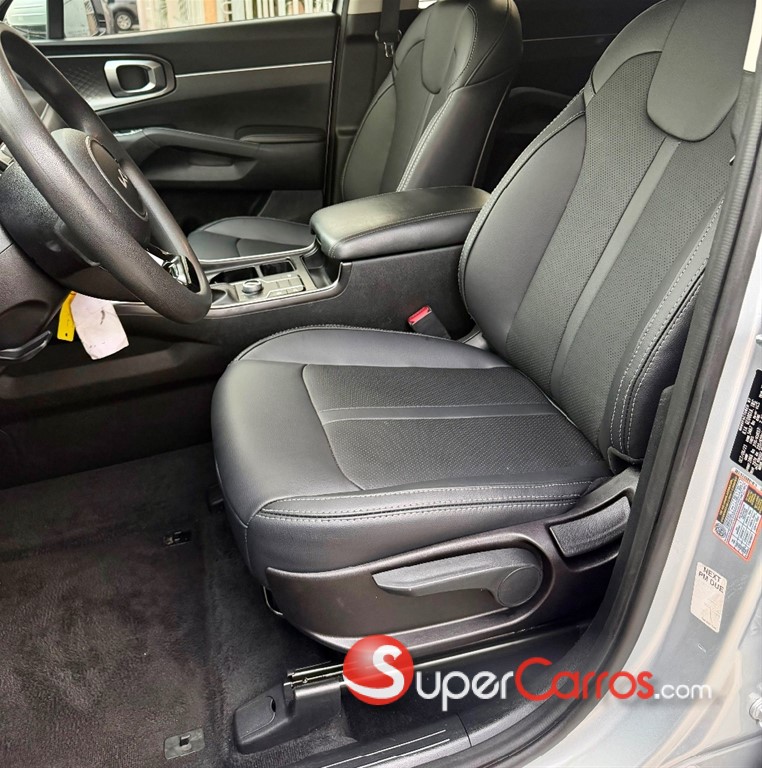 2022 Kia Sorento LX — foto 5 / 12