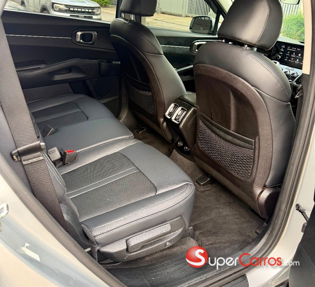 2022 Kia Sorento LX — foto 7 / 12