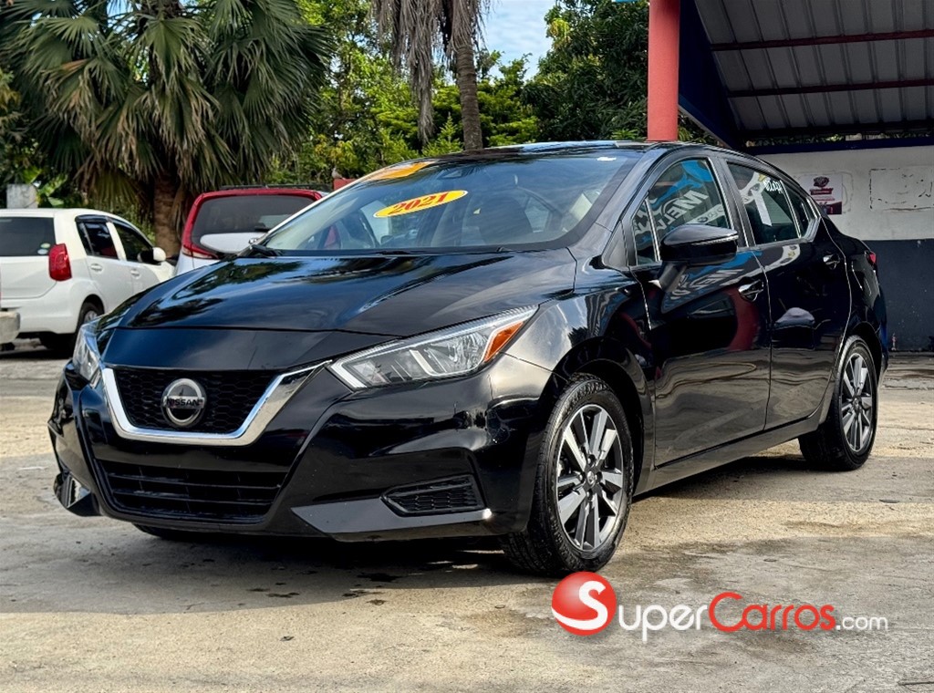 2021 Nissan Versa SV — foto 2 / 10