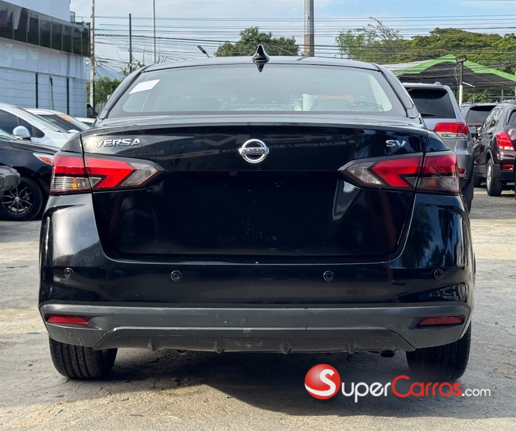 2021 Nissan Versa SV — foto 6 / 10
