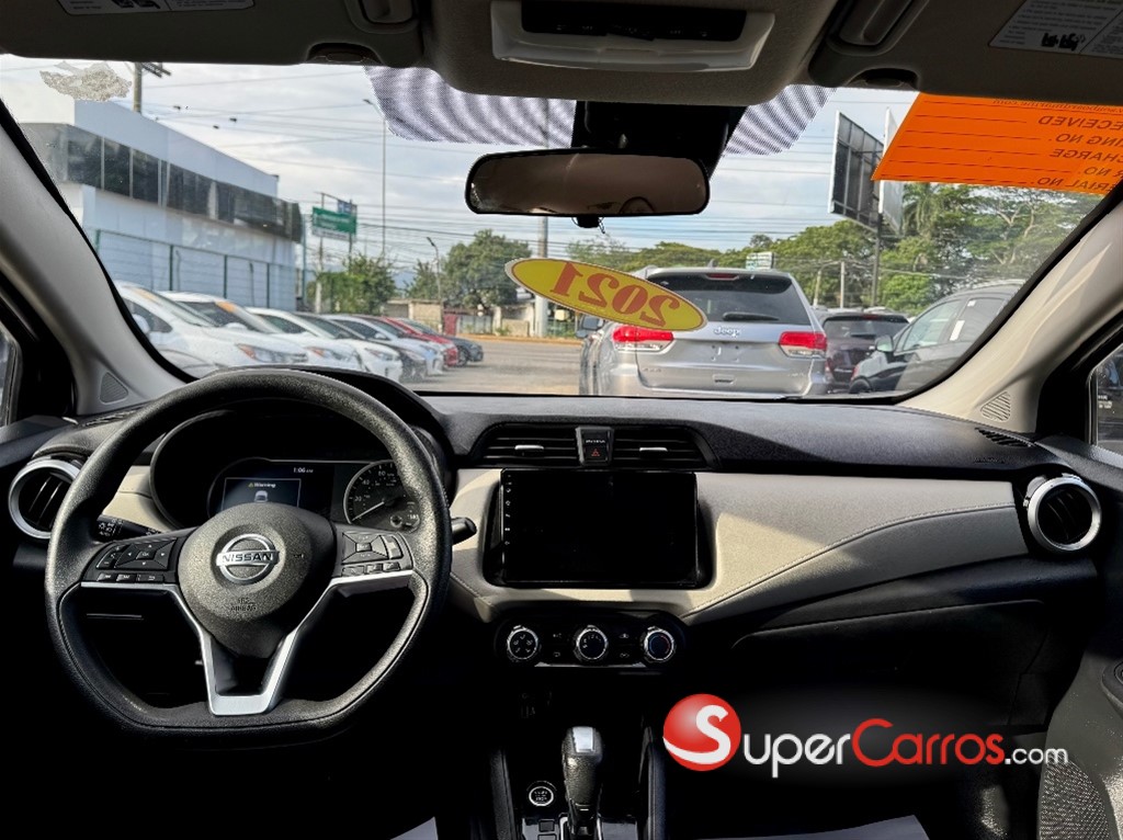 2021 Nissan Versa SV — foto 7 / 10